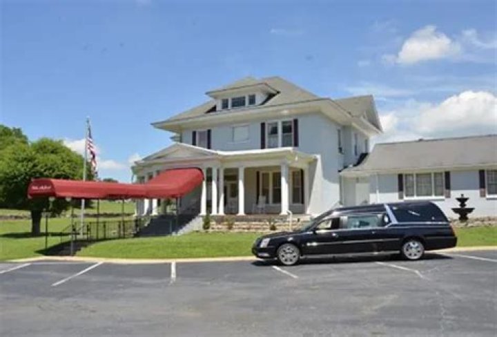 Bills McGaugh Funeral Home: Honoring Lives in Lewisburg, Tennessee
