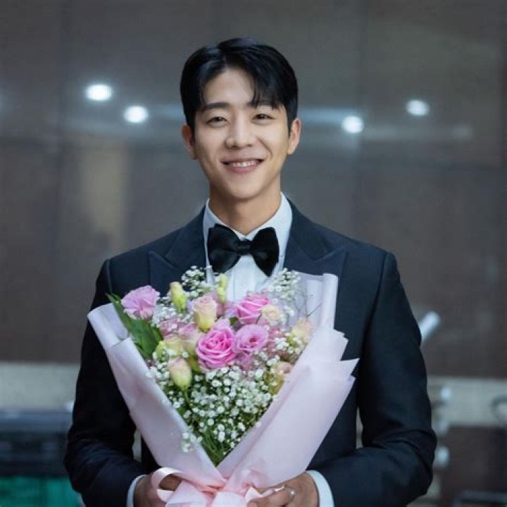 Chae Jong Hyeop Relationship: The Inside Scoop You've Been Waiting For!