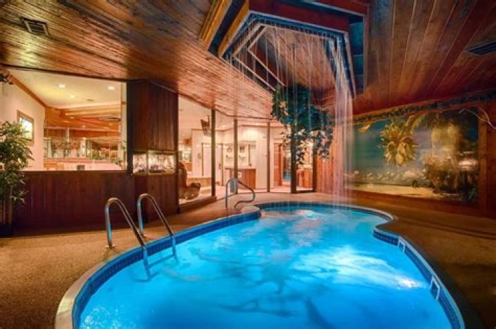 Discovering the Luxurious Retreat of Sybaris Mequon