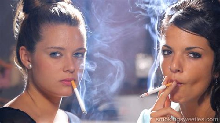 Does Leah Remini Smoke Cigarettes? The Truth Behind the Rumors