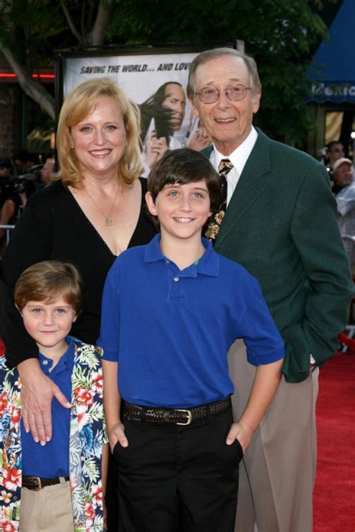 Exploring the Life and Career of Bernie Kopell: A Legendary Actor and Comedian
