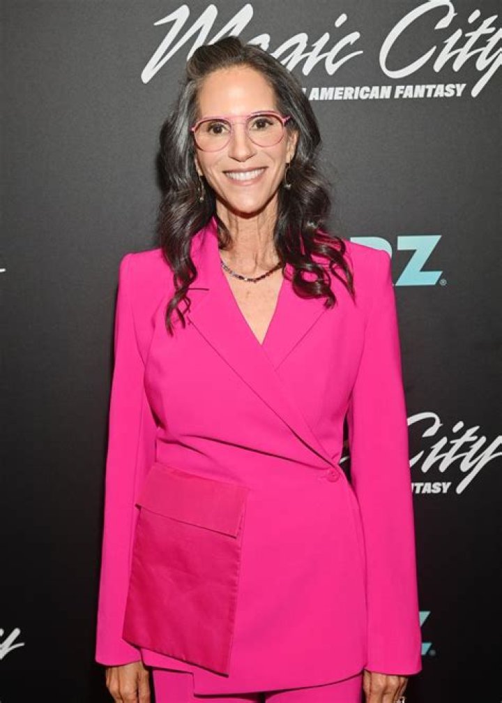Hollywood's Jami Gertz: A Master of Screen and Philanthropy