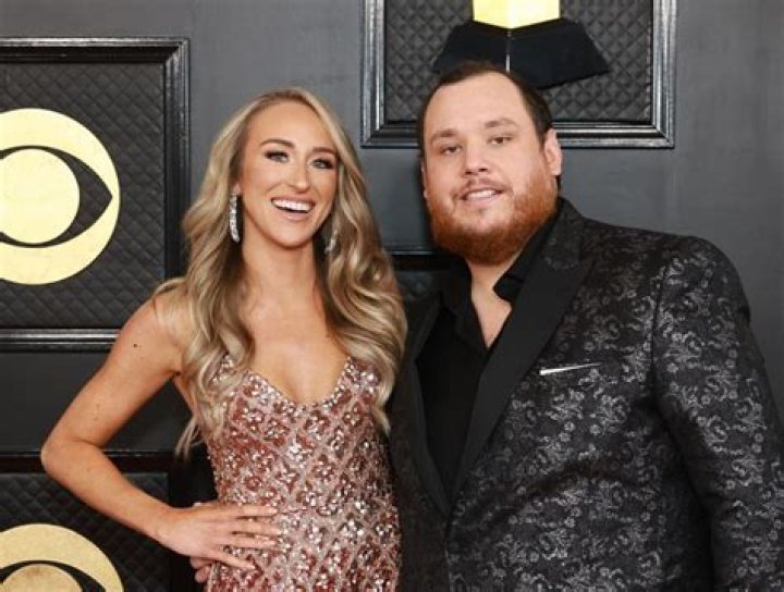 How Tall is Riley Green? Discovering the Height of the Country Music Star
