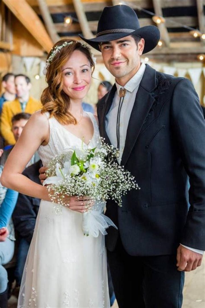 Love in Bloom: The Wedding of Jesse Metcalfe and His Wife