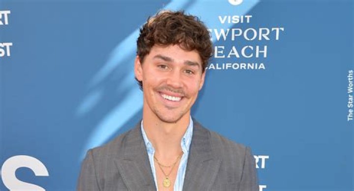 Noah Beck Net Worth 2023: A Deep Dive into the TikTok Star's Fortune