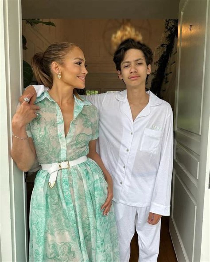 Rumors and Reality: Is Jennifer Lopez Pregnant?