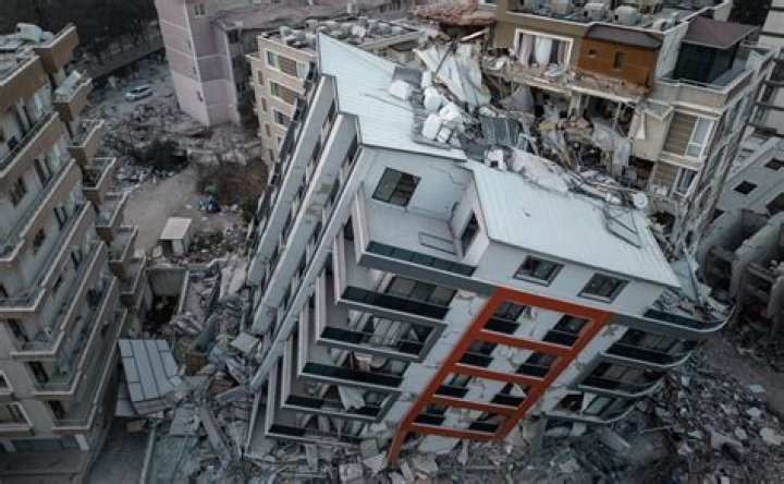 Seismic Disruption: Earth Quake Rocks New York City