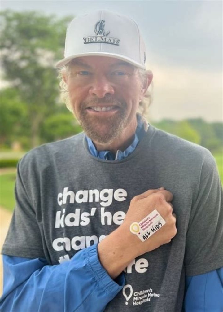 Toby Keith Height, Weight, and More Facts You Didn&rsquo;t Know