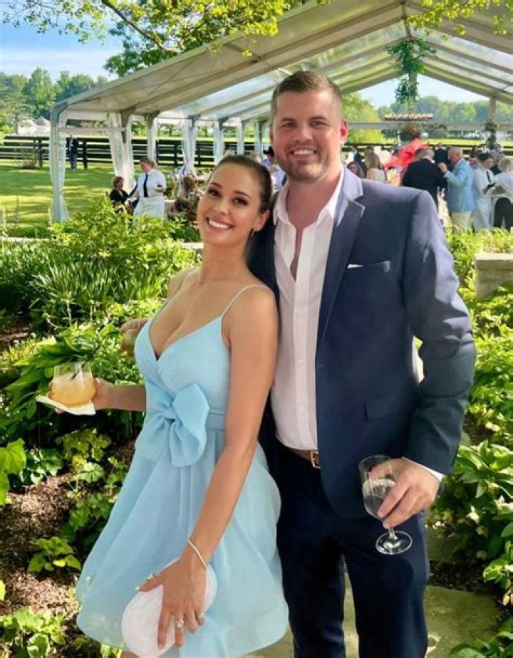 Understanding the Life of Lauren Compton and Her Husband