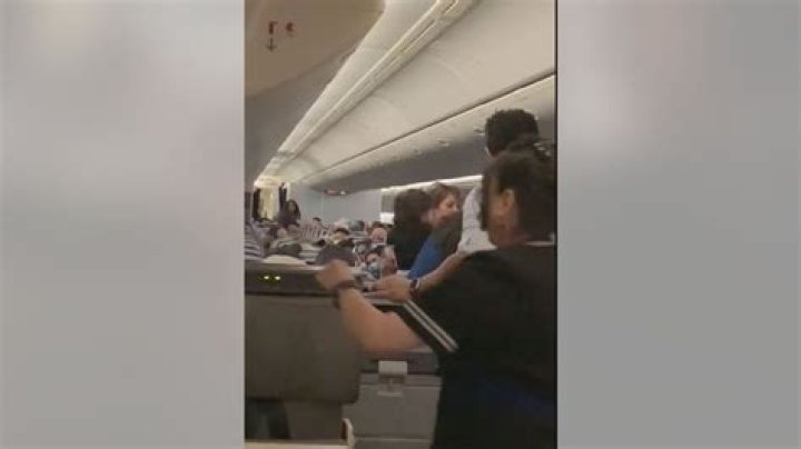 United Passenger Bites Flight Attendant: A Shocking Incident That Stunned the Aviation World