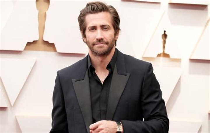 Unraveling the Mystery of Jake Gyllenhaal's Height in Feet