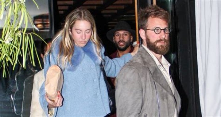 Unveiling Este Haim's Husband: The Man Behind the Music