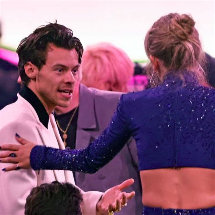 Unveiling the Age of Harry Styles' Daughter: A Closer Look