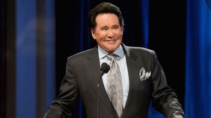 Unveiling the Health Struggles of Wayne Newton: What Disease Does He Have?