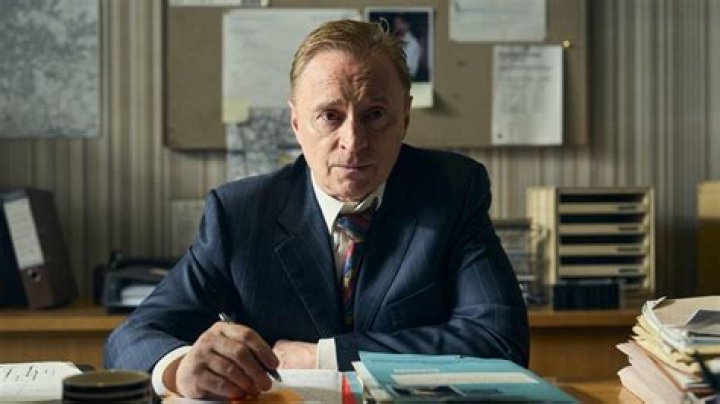 Unveiling the Height of Robert Carlyle: A Closer Look