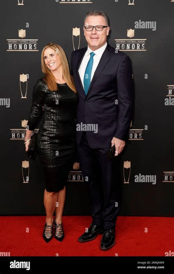 Unveiling the Life of Howie Long's Wife: A Journey of Love and Partnership